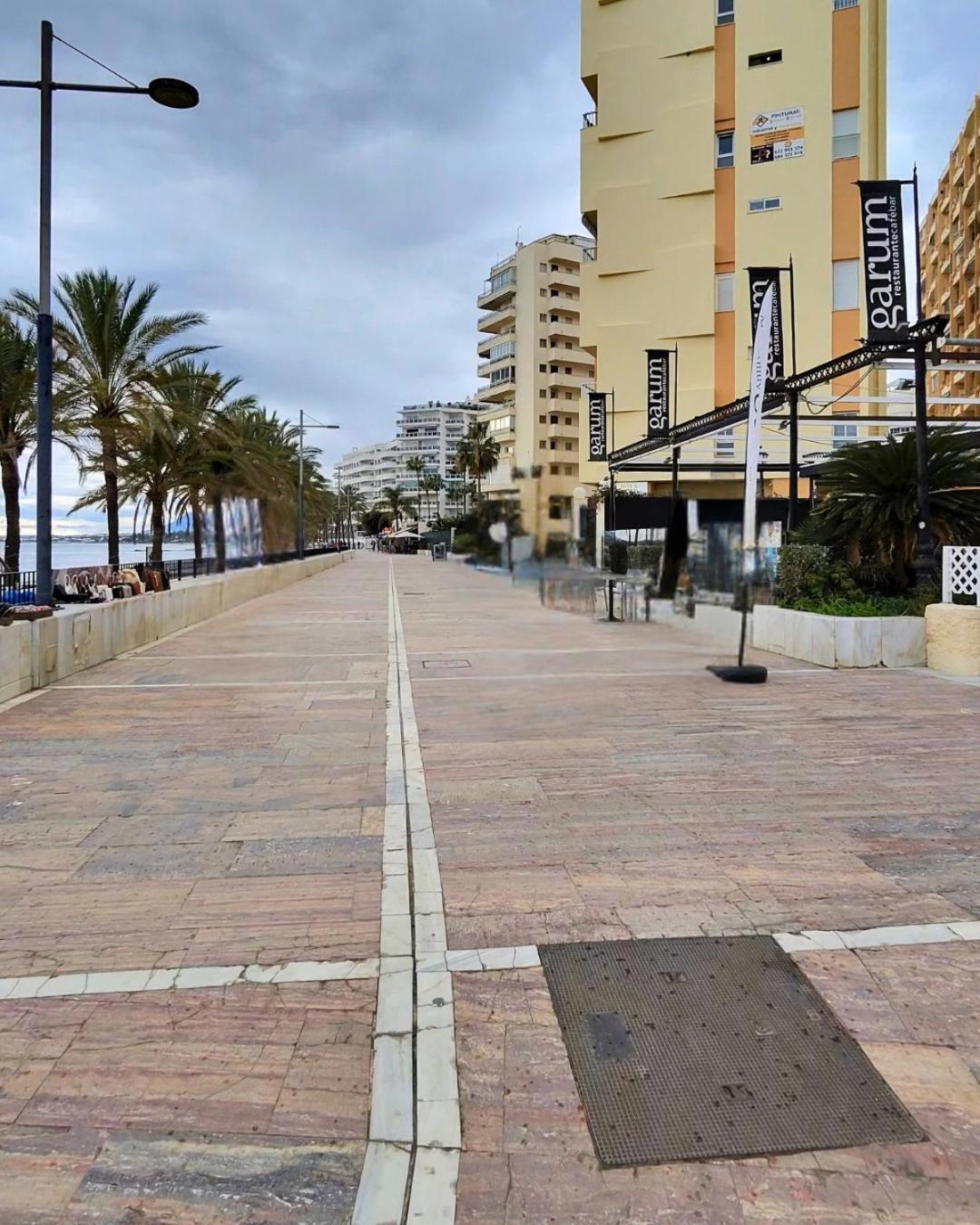 Beach Of The Fontanilla Marbella Buitenkant foto