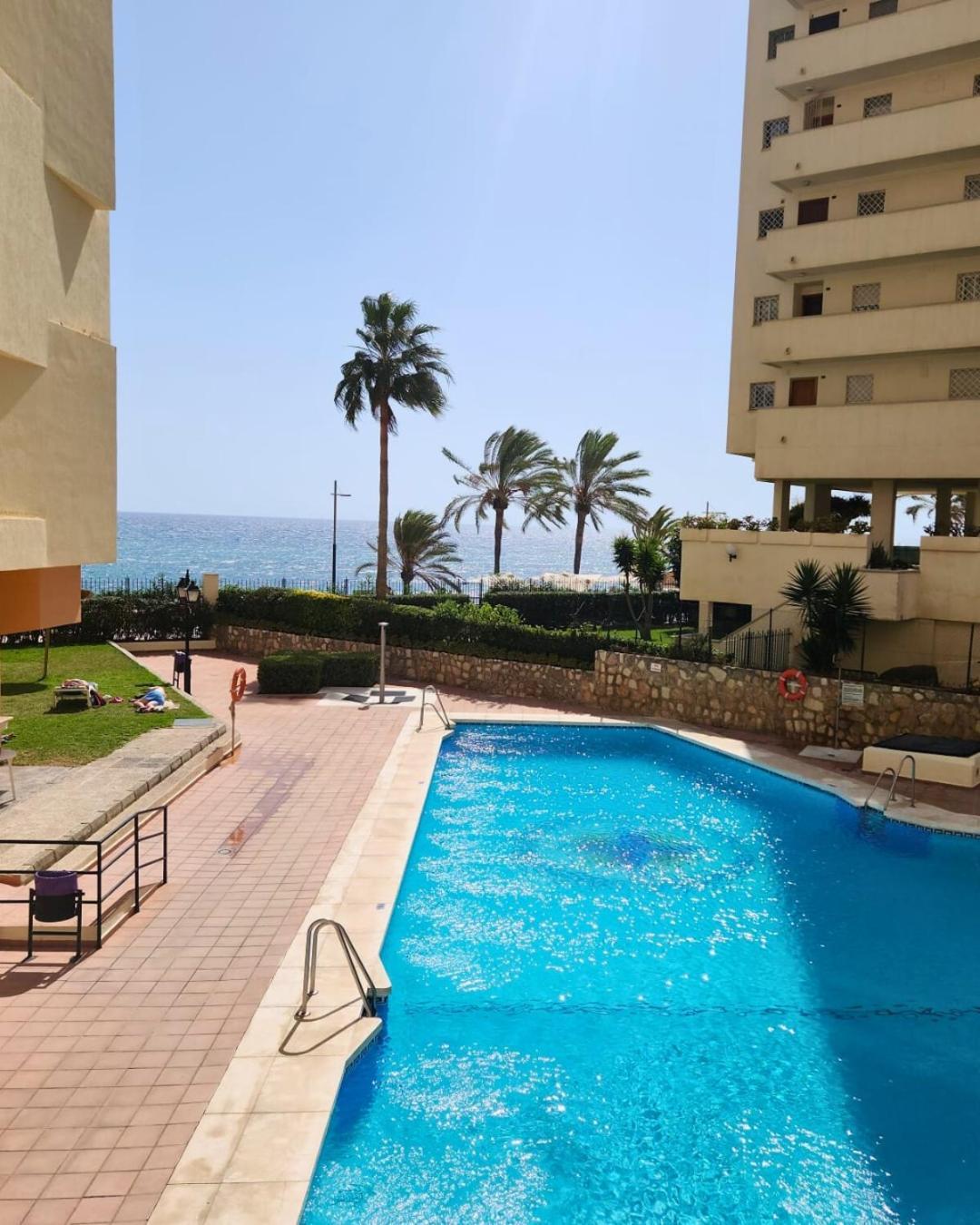 Beach Of The Fontanilla Marbella Buitenkant foto