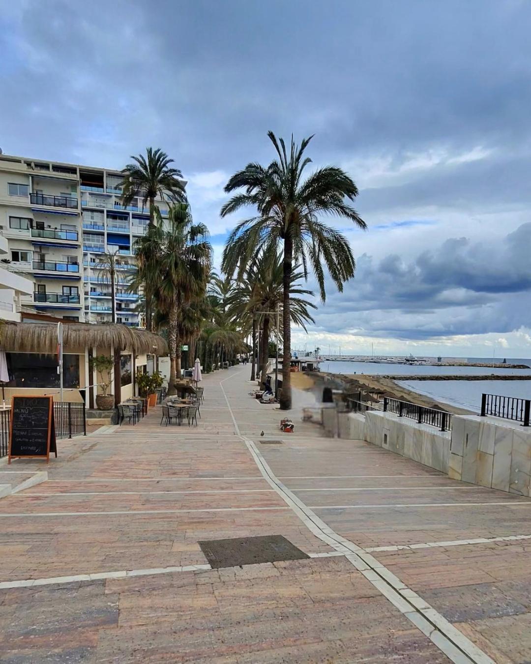 Beach Of The Fontanilla Marbella Buitenkant foto